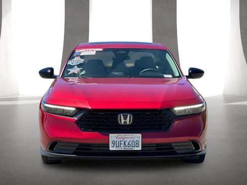 Certified 2025 Honda Accord SE image 9