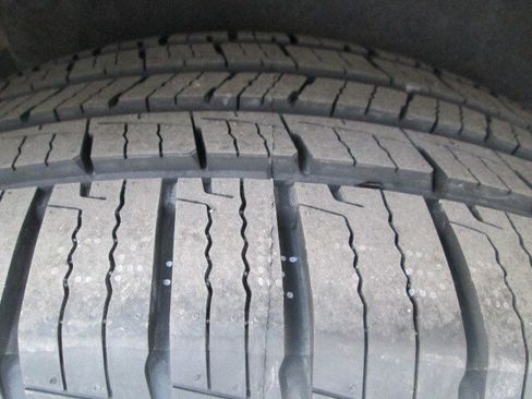 Used 2023 Ford Expedition Max Limited image 9