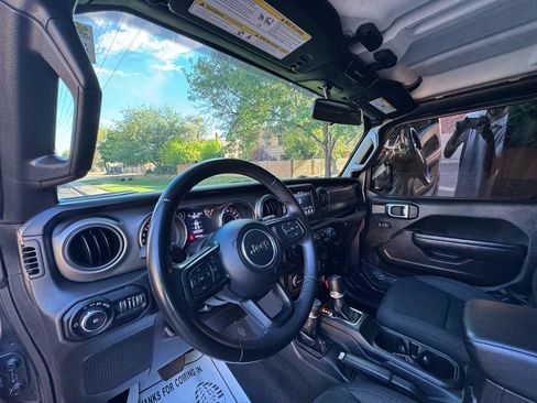 Used 2022 Jeep Wrangler Unlimited Sport AWD/4WD image 11