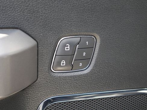 Used 2019 Ford F150 Platinum w/ Equipment Group 701A Luxury image 39