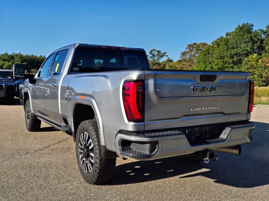 Used 2025 GMC Sierra 3500 Denali Ultimate AWD/4WD image 3