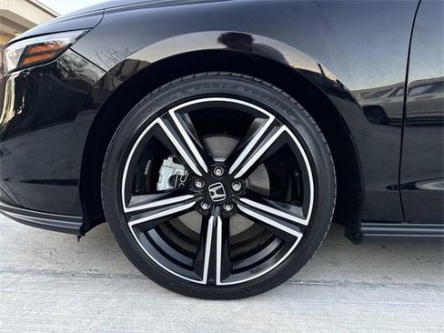 Used 2023 Honda Accord Sport image 4