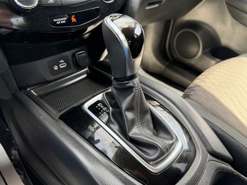 Used 2018 Nissan Rogue SV AWD/4WD image 33
