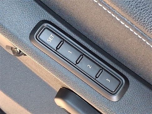 Used 2024 Volkswagen Atlas SEL Premium R-Line image 23