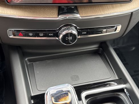 New 2026 Volvo XC60 B5 Plus w/ Protection Package Premier image 28