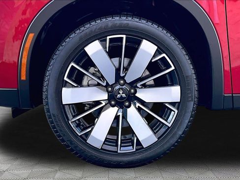 Used 2025 Mitsubishi Outlander SE FWD image 11