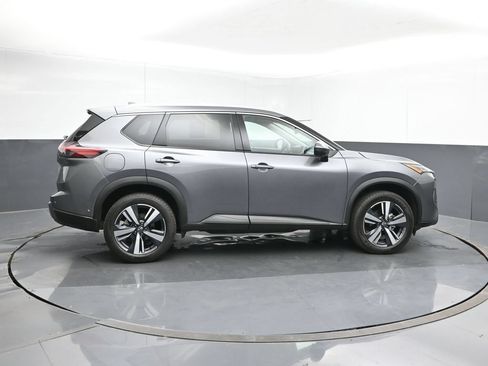 Used 2024 Nissan Rogue SL AWD/4WD image 6
