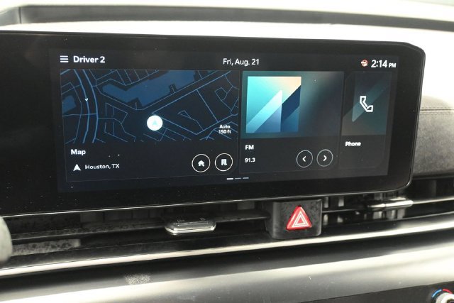 Used 2025 Kia Carnival FWD image 28