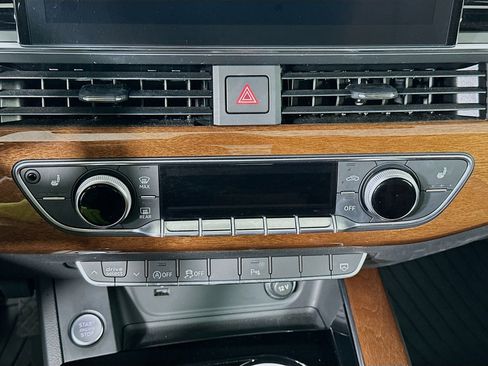 Used 2023 Audi A4 2.0T Premium w/ Convenience Package image 23