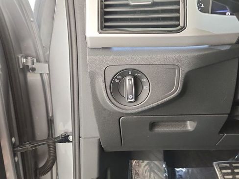 Used 2022 Volkswagen Atlas SEL Premium image 30