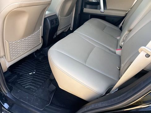 Used 2024 Toyota 4Runner Limited image 12