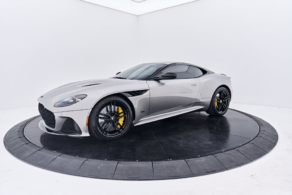 Used 2023 Aston Martin DBS Coupe RWD image 9