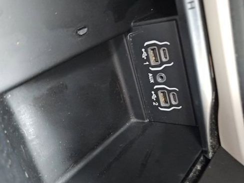 Used 2022 Chrysler Pacifica Limited image 46