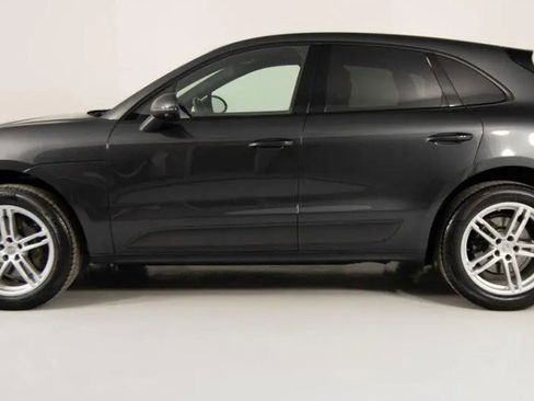 Used 2021 Porsche Macan image 2