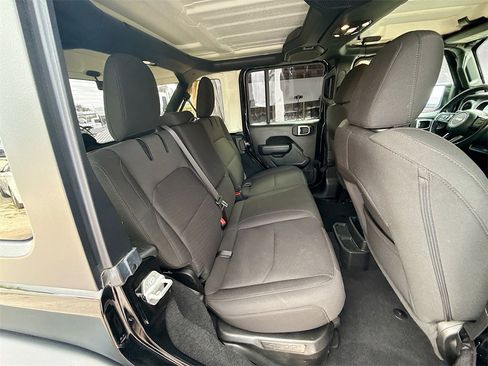 Used 2023 Jeep Wrangler Unlimited w/ Cold Weather Group image 30