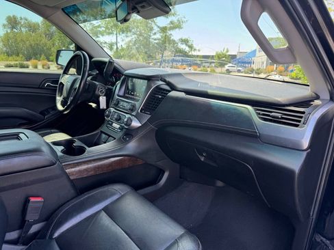 Used 2019 Chevrolet Suburban LT AWD/4WD image 17