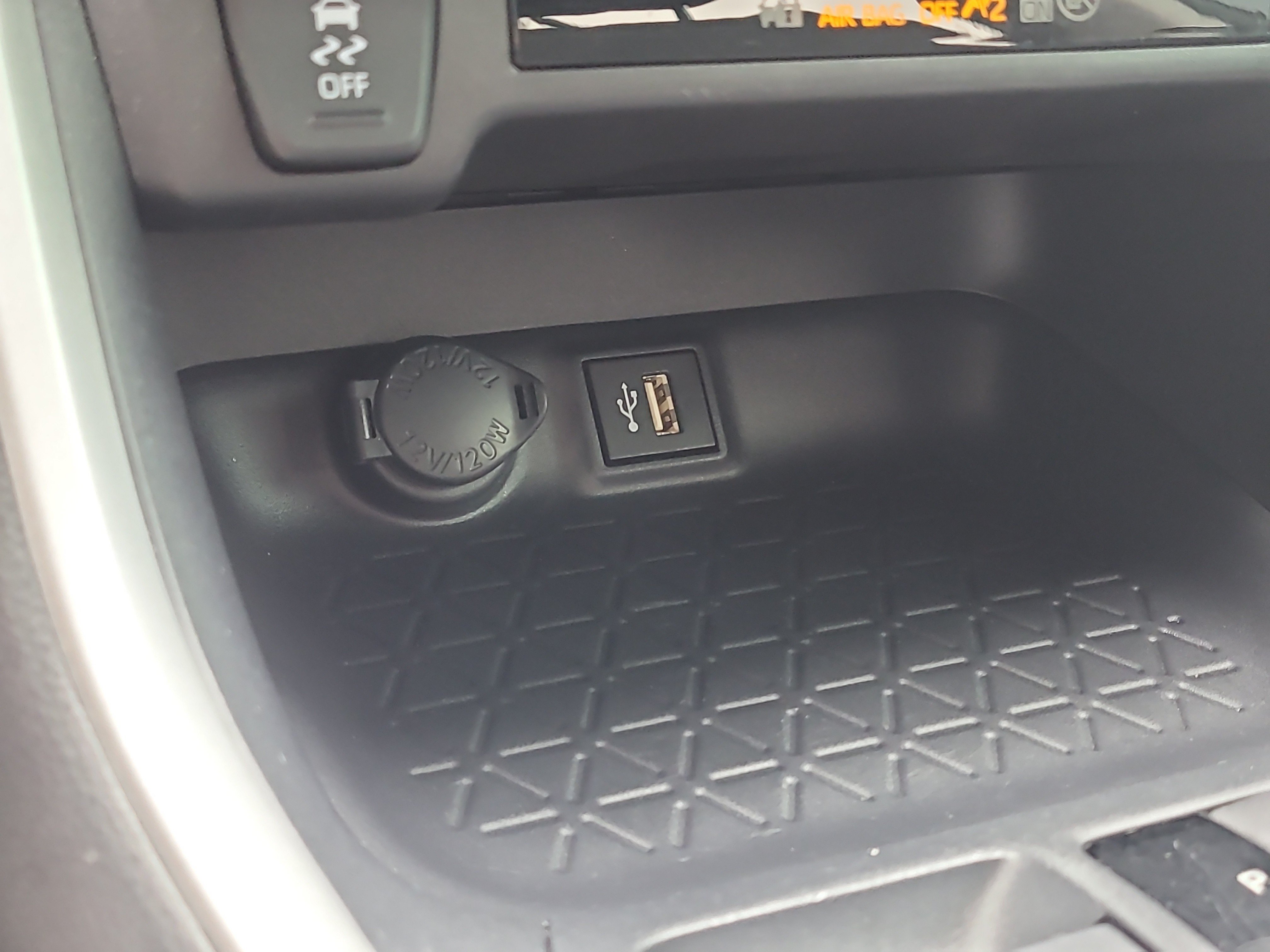 Certified 2025 Toyota RAV4 LE FWD image 24