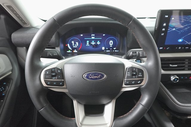 Used 2025 Ford Explorer Active RWD image 18