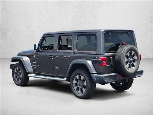Used 2018 Jeep Wrangler Unlimited Sahara AWD/4WD image 7