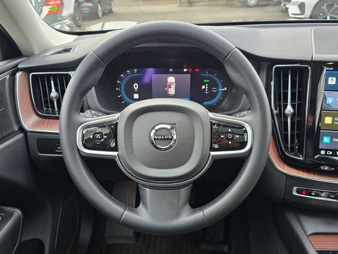 Certified 2023 Volvo XC60 T8 Ultimate w/ Climate Package image 19