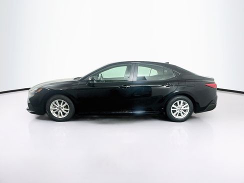 Used 2025 Toyota Camry LE FWD image 4
