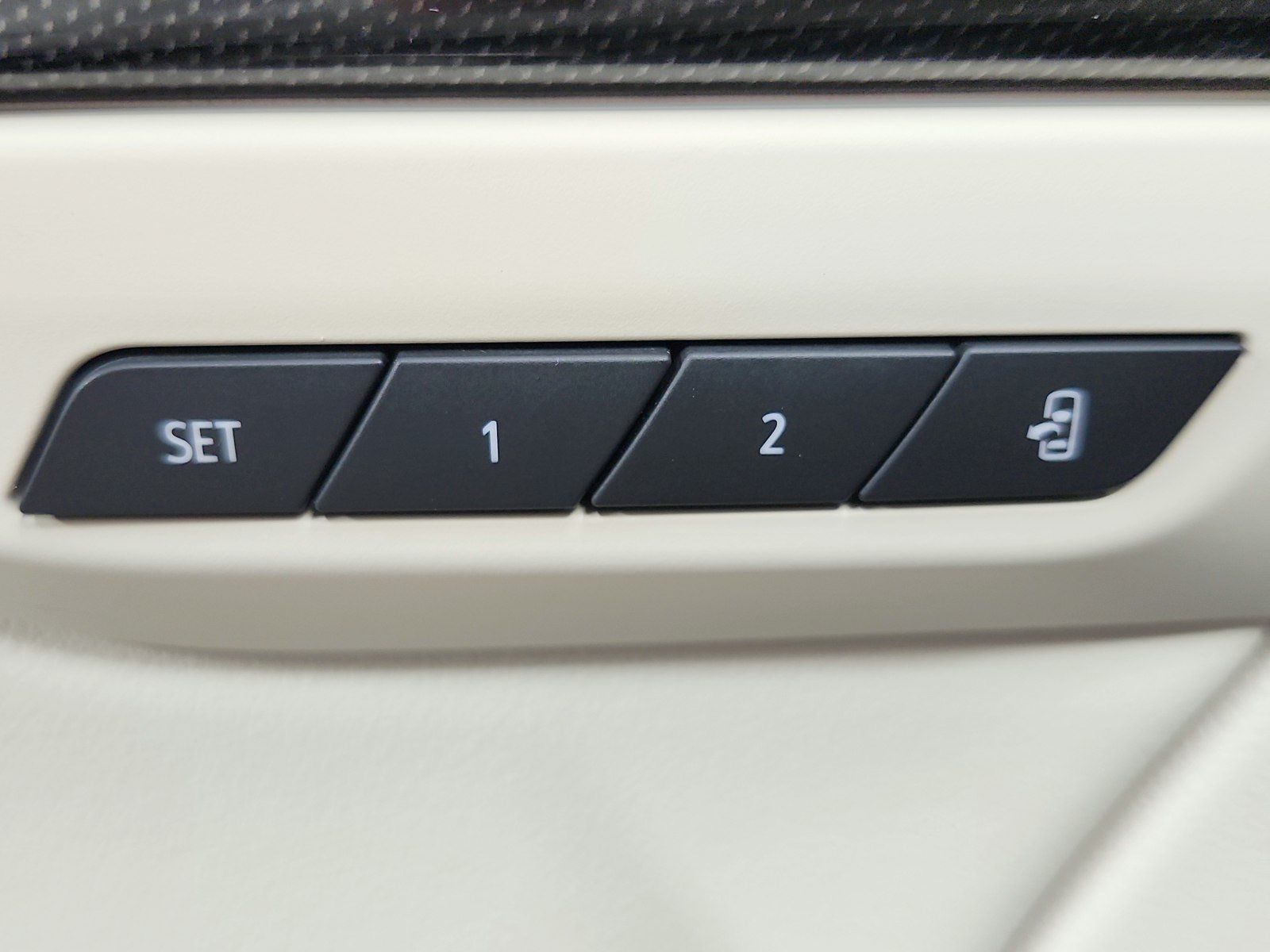Used 2023 Buick Envision Essence w/ Technology Package I FWD image 22