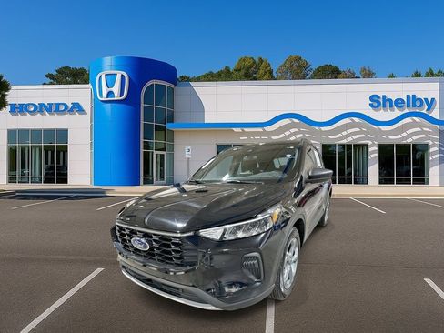 Used 2025 Ford Escape ST-Line image 4