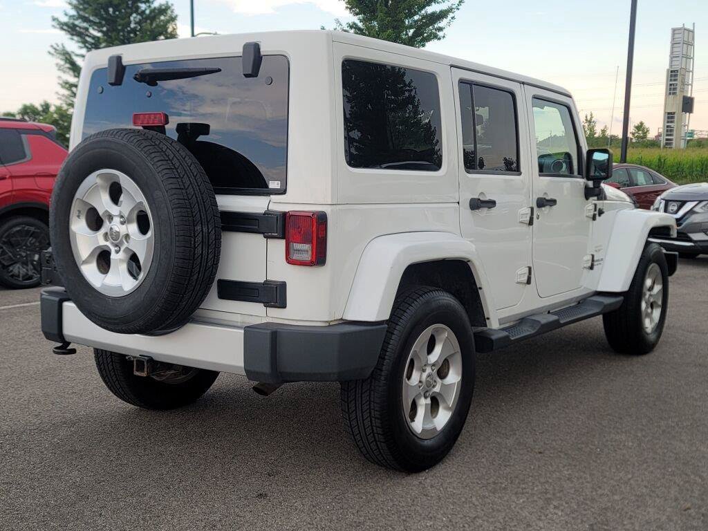 Used 2013 Jeep Wrangler Unlimited Sahara AWD/4WD image 12