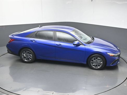 Used 2024 Hyundai Elantra SEL FWD image 46