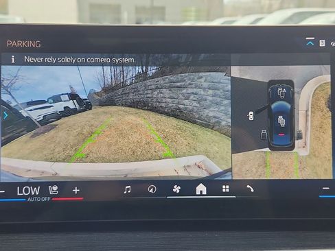 Used 2025 BMW X6 xDrive40i w/ Executive Package image 23