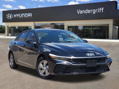 Certified 2025 Hyundai Elantra SE