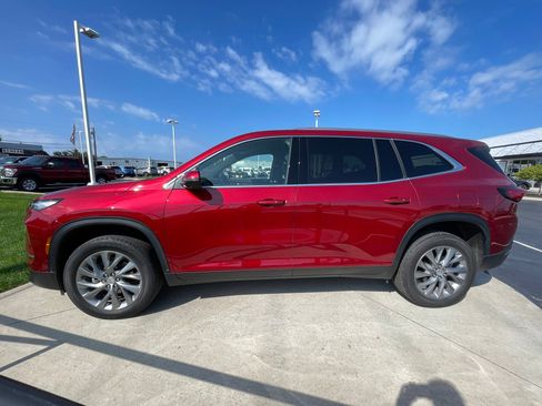 Used 2025 Buick Enclave Preferred w/ LPO, Floor Liner Package FWD image 4