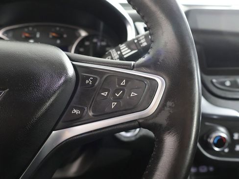 Used 2022 Chevrolet Equinox LT image 44