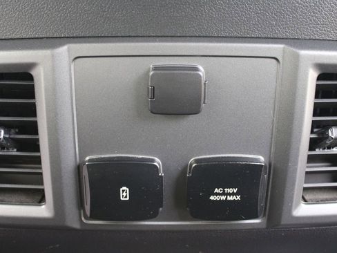 Used 2017 Ford F150 XLT w/ Equipment Group 301A Mid AWD/4WD image 15