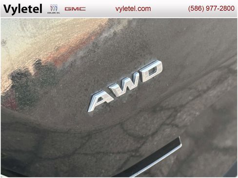 Used 2023 Cadillac CT4 V w/ Technology Package image 10