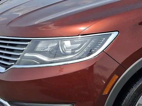 Used 2016 Lincoln MKX Reserve w/ Climate Package image 9