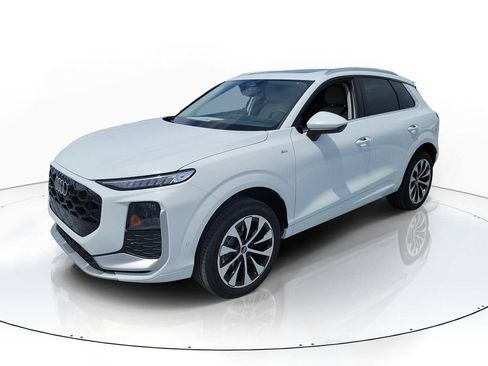 New 2026 Audi Q3 quattro 2.0T AWD/4WD image 2
