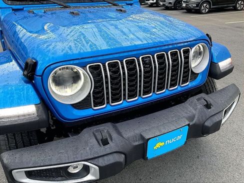 Used 2025 Jeep Wrangler Unlimited Sahara AWD/4WD image 32