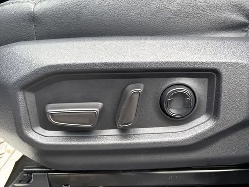 Used 2023 Toyota Tundra Limited AWD/4WD image 27