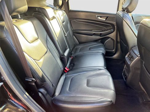 Used 2017 Ford Edge Titanium w/ Equipment Group 301A AWD/4WD image 30