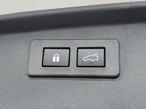 Certified 2025 Subaru Outback Premium w/ Popular Package #1A AWD/4WD image 9