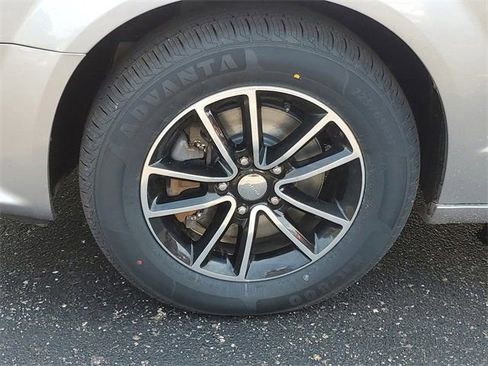 Used 2018 Dodge Grand Caravan GT FWD image 5