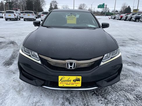 Used 2017 Honda Accord EX image 3