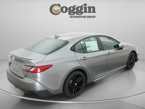 New 2026 Toyota Camry SE FWD image 16