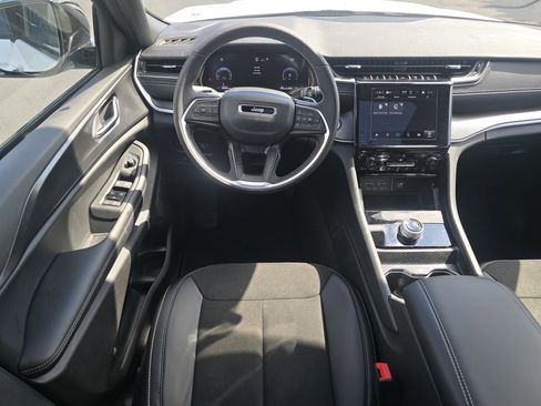 New 2025 Jeep Grand Cherokee Altitude image 26