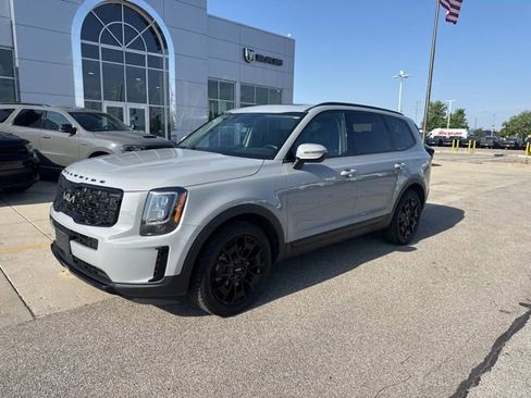 Used 2022 Kia Telluride EX w/ EX Premium Package AWD/4WD image 3