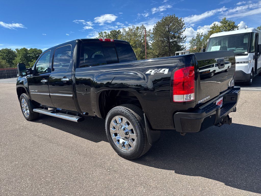 Used 2013 GMC Sierra 3500 Denali AWD/4WD image 3