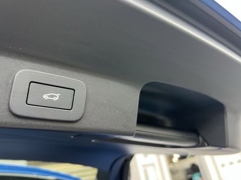 Certified 2024 Jaguar F-PACE SVR image 40