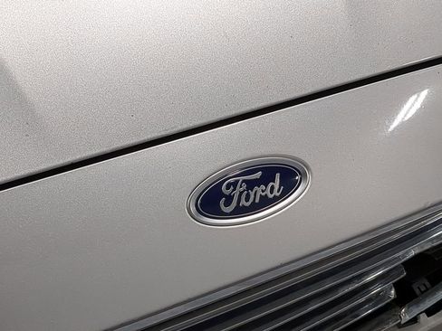 Used 2017 Ford Fusion SE w/ Fusion SE Technology Package image 23