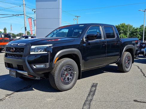 New 2025 Nissan Frontier PRO-4X w/ Interior Protection Package image 2